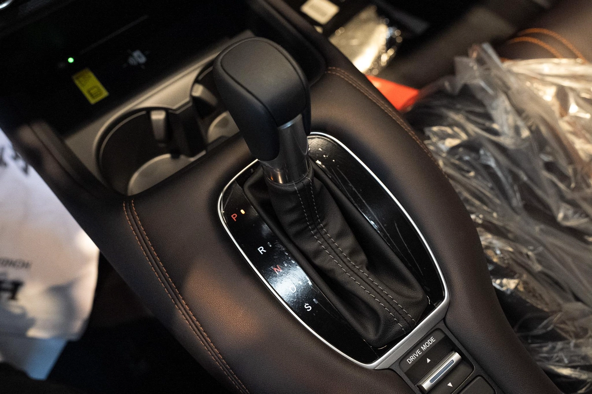 HONDA ZR-V 1.5L TURBO EX-7-7