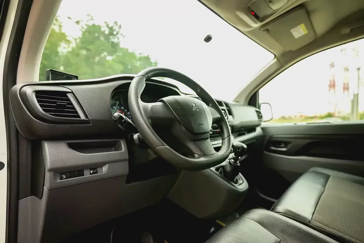 Peugeot Expert | Delivery Van | Manual | GCC Specs | Ref#P08649-9-9