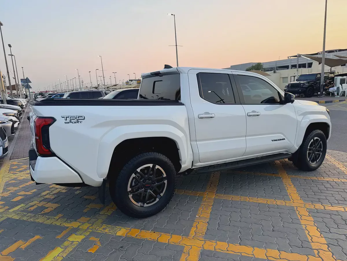 Toyota Tacoma TRD Sport 2024 | American Specs | Low Mileage | Off-Road Ready-3-3