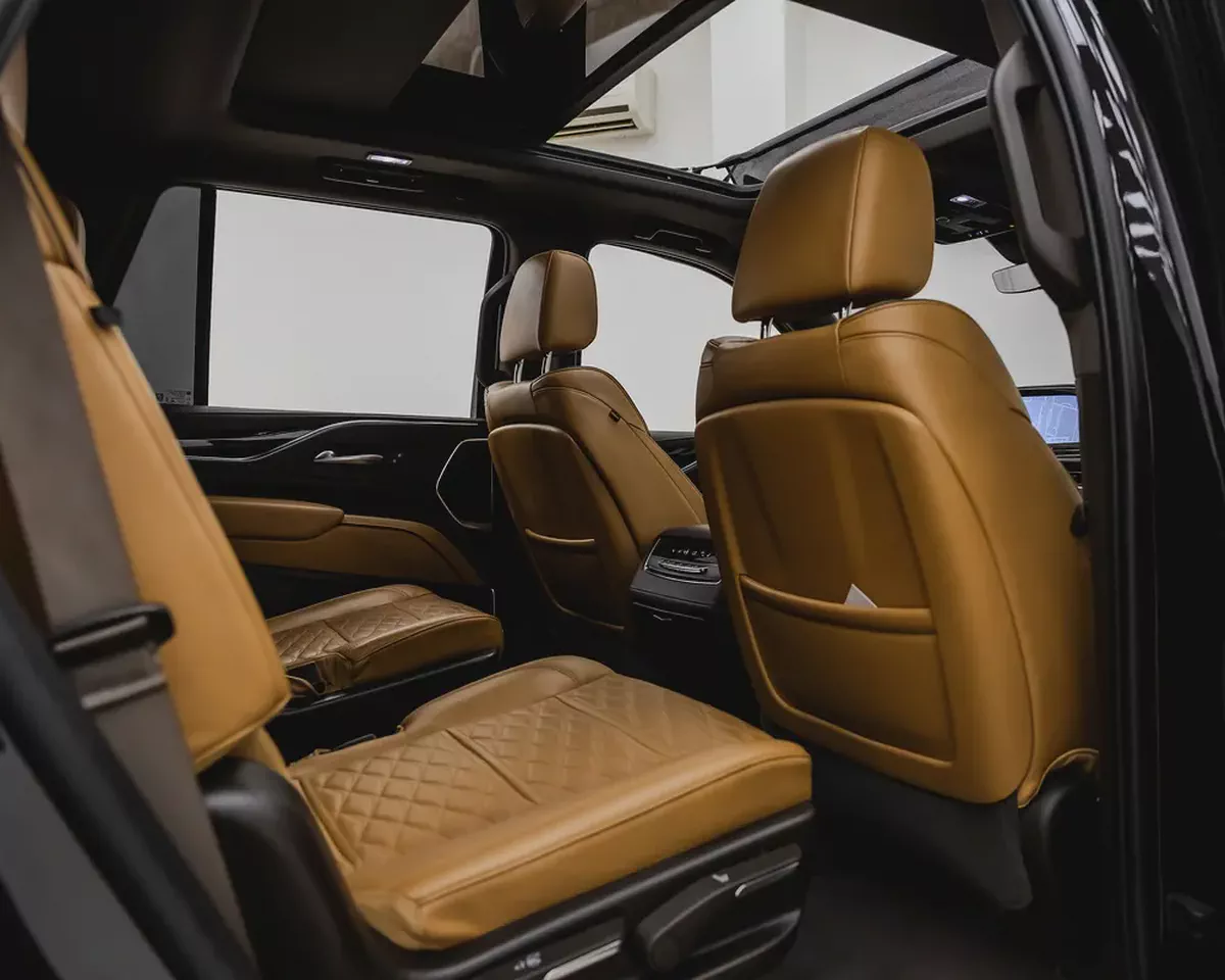 CADILLAC ESCALADE PREMIUM LUXURY -  GCC - 2023 - AL GHANDI WARRANTY AND SERVICE CONTRACT-13-13