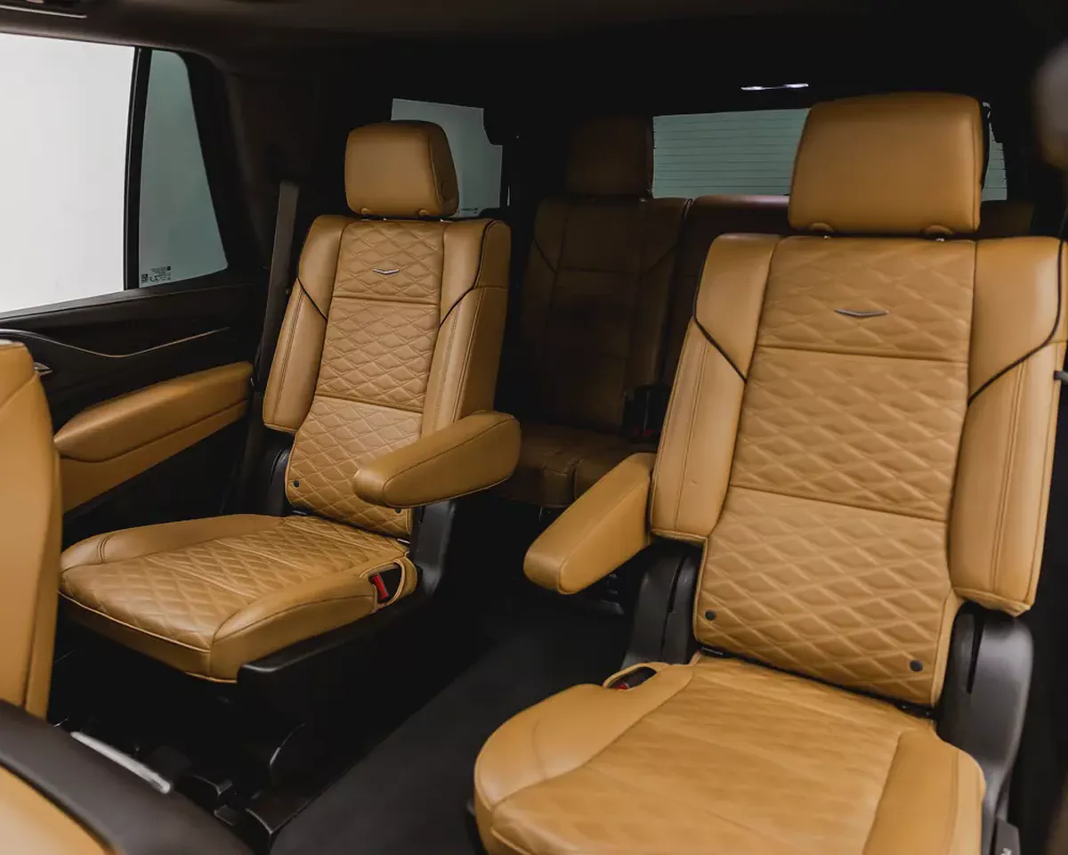 CADILLAC ESCALADE PREMIUM LUXURY -  GCC - 2023 - AL GHANDI WARRANTY AND SERVICE CONTRACT-15-15