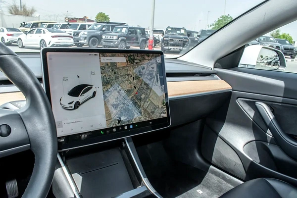 2020 - TESLA MODEL 3 STANDARD - AMERICAN SPECS - ONLY 61,000 KM