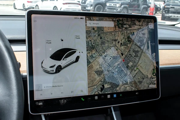 2020 - TESLA MODEL 3 STANDARD - AMERICAN SPECS - ONLY 61,000 KM