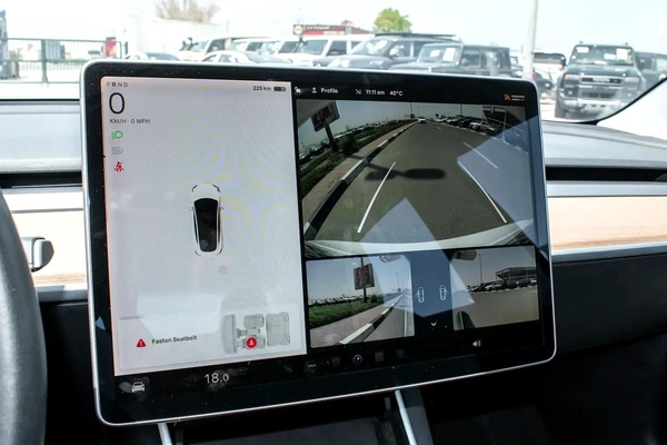 2020 - TESLA MODEL 3 STANDARD - AMERICAN SPECS - ONLY 61,000 KM