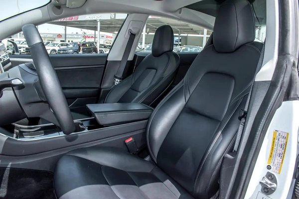 2020 - TESLA MODEL 3 STANDARD - AMERICAN SPECS - ONLY 61,000 KM
