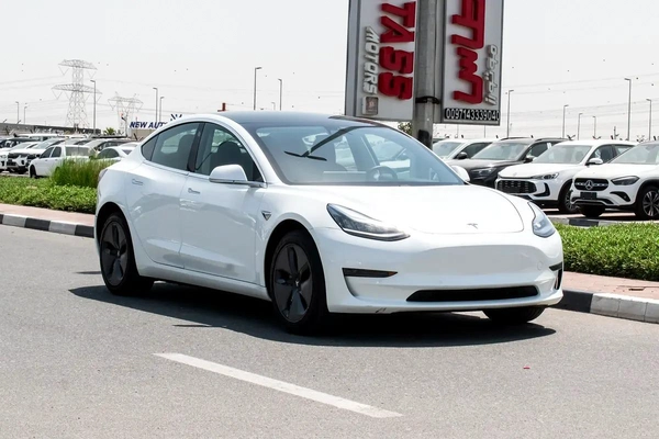 2020 - TESLA MODEL 3 STANDARD - AMERICAN SPECS - ONLY 61,000 KM