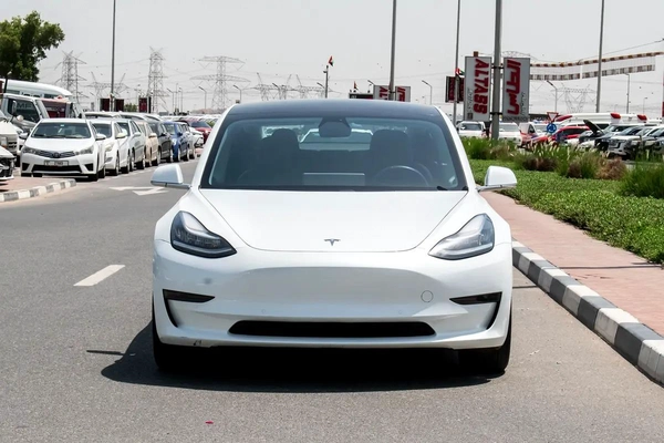 2020 - TESLA MODEL 3 STANDARD - AMERICAN SPECS - ONLY 61,000 KM