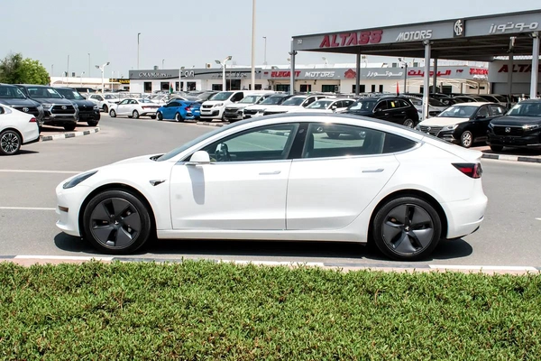 2020 - TESLA MODEL 3 STANDARD - AMERICAN SPECS - ONLY 61,000 KM