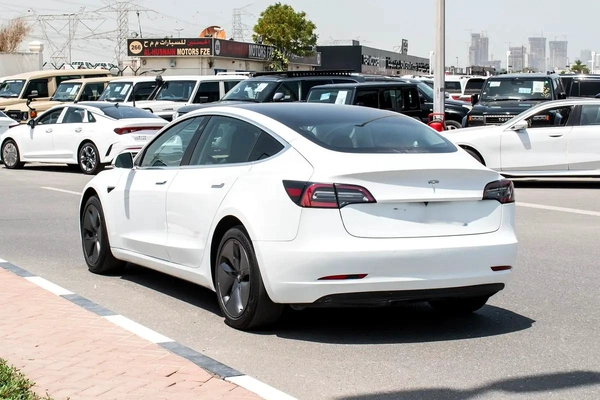 2020 - TESLA MODEL 3 STANDARD - AMERICAN SPECS - ONLY 61,000 KM