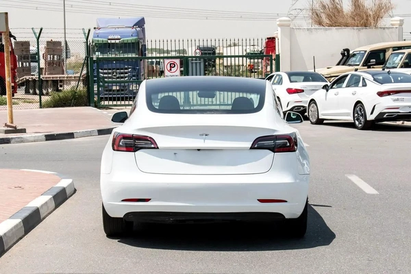 2020 - TESLA MODEL 3 STANDARD - AMERICAN SPECS - ONLY 61,000 KM