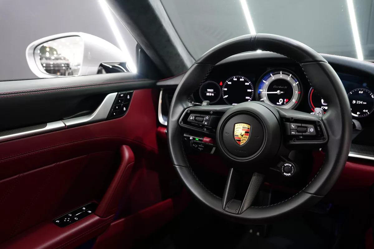 Porsche 911 Turbo S Coupe 2021-3-3