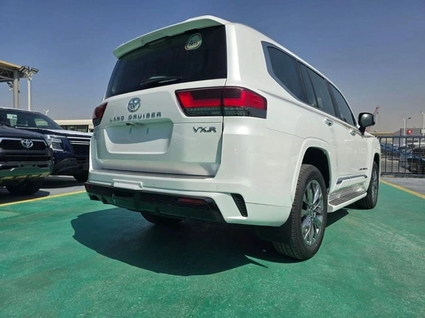 Toyota Land Cruiser 2026 Toyota Land Cruiser LC300 VXR 3.5L – White