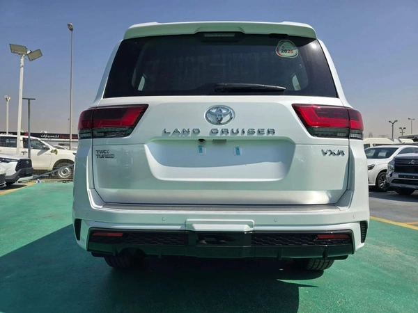 Toyota Land Cruiser 2026 Toyota Land Cruiser LC300 VXR 3.5L – White