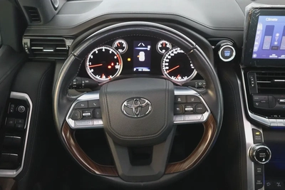 Toyota Land Cruiser 2023 GXR - GCC Specs - Low Mileage 47000km-Excellent condition-11