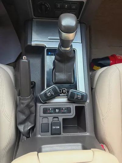 Toyota Prado VXR 2022 GCC Specs-8