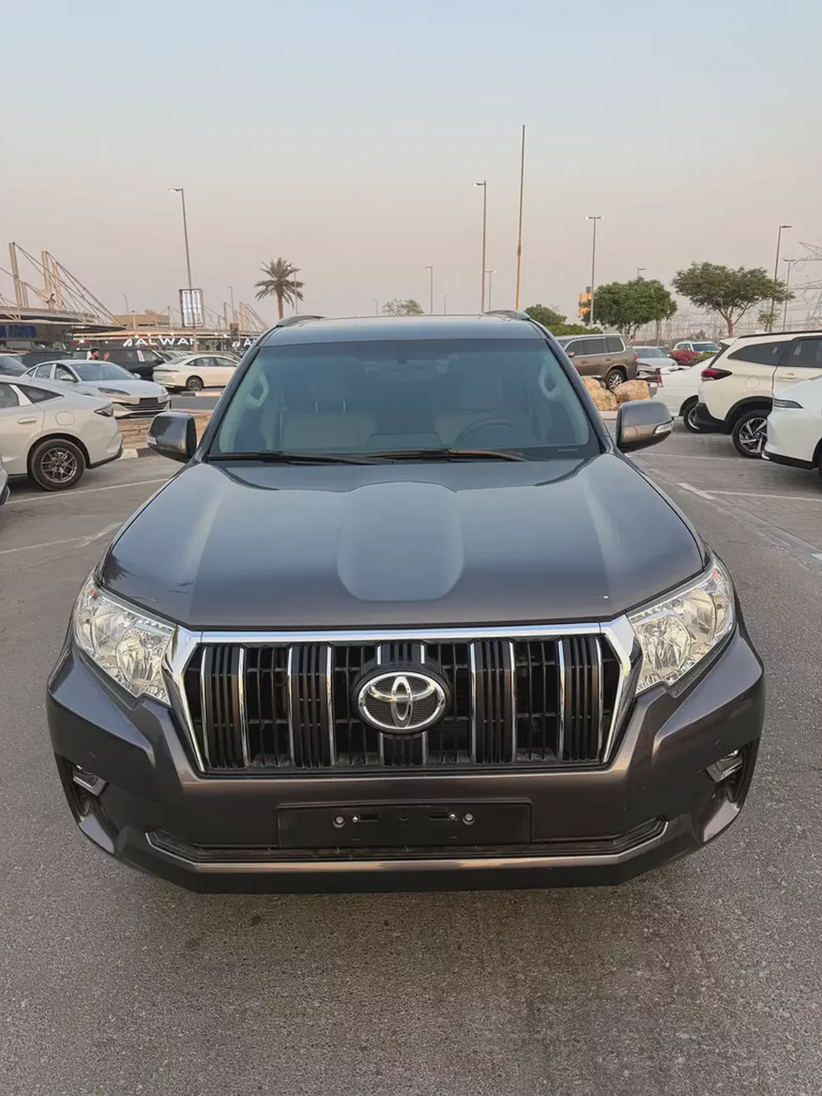 Toyota Prado VXR 2022 GCC Specs-2-2