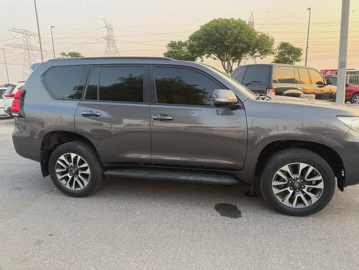 Toyota Prado VXR 2022 GCC Specs-4-4