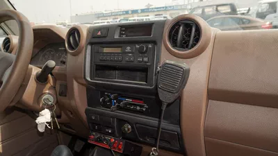 Toyota Land Cruiser 70 LC76 HT VXR HT VXR 4.0L M/T-4