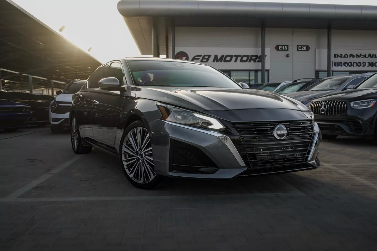 Nissan Altima SV Full Option-1-1