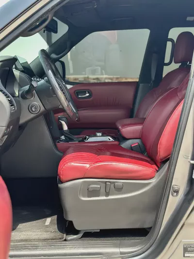 Nissan Patrol Platinum 2023 | V8 400hp | GCC | VIP Custom Interior | Starlight Ceiling-9