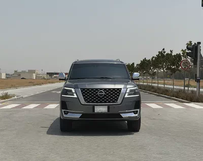 Nissan Patrol Platinum 2023 | V8 400hp | GCC | VIP Custom Interior | Starlight Ceiling-2