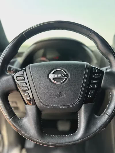 Nissan Patrol Platinum 2023 | V8 400hp | GCC | VIP Custom Interior | Starlight Ceiling-7