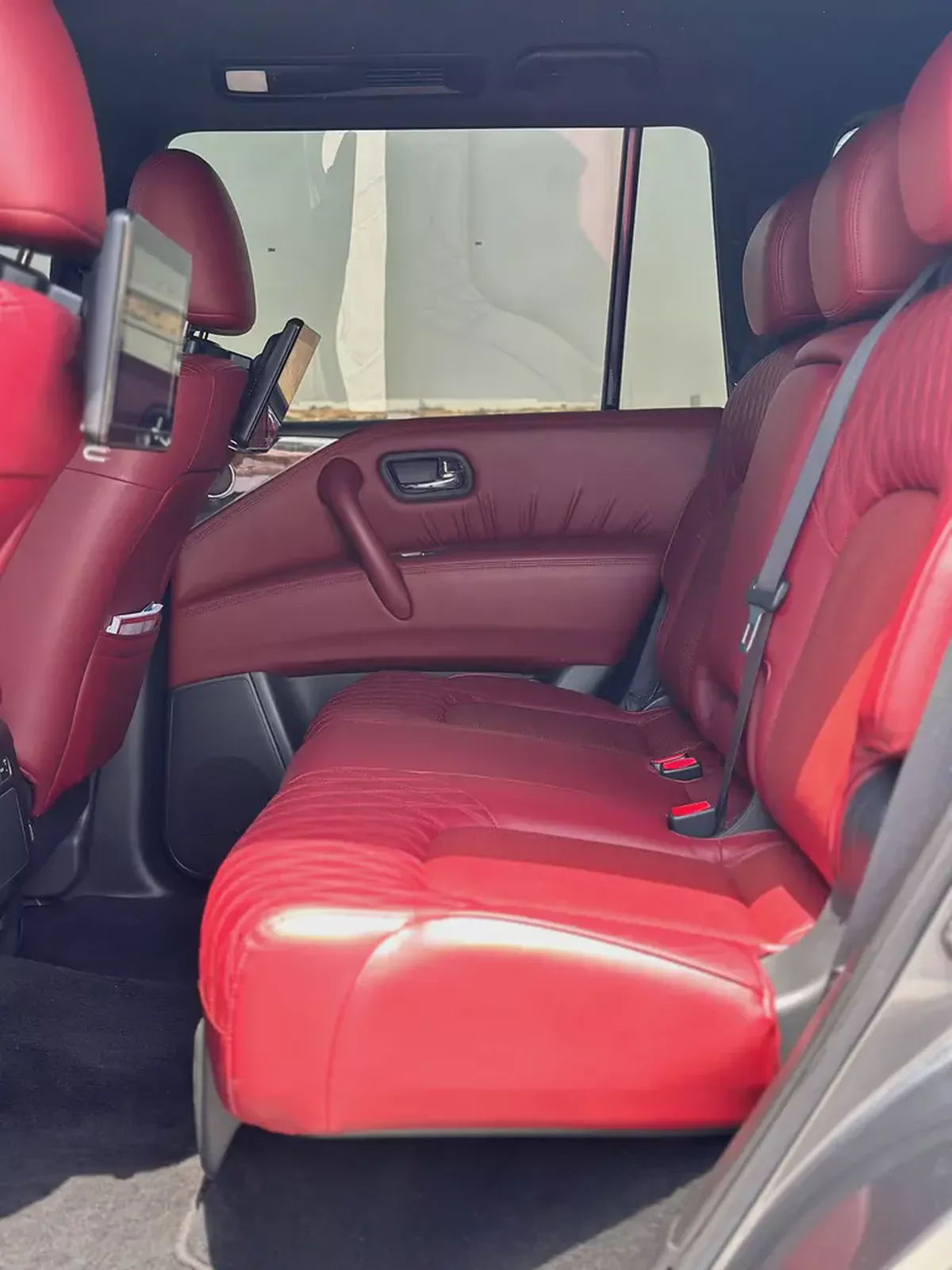 Nissan Patrol Platinum 2023 | V8 400hp | GCC | VIP Custom Interior | Starlight Ceiling-13-13