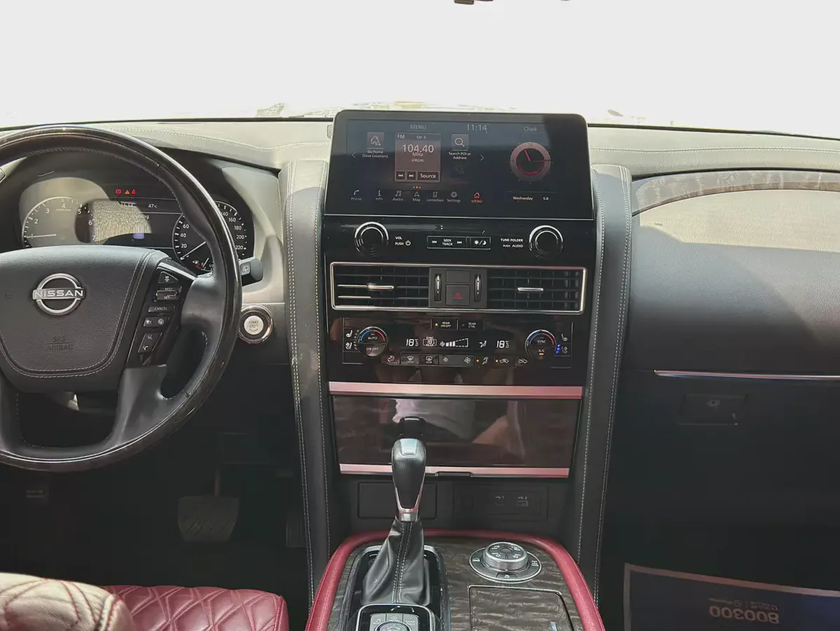 Nissan Patrol Platinum 2023 | V8 400hp | GCC | VIP Custom Interior | Starlight Ceiling-8-8