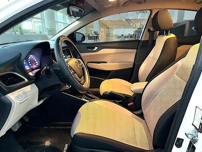 2021 Hyundai Accent GL - GCC Specs - Excellent Condition-8