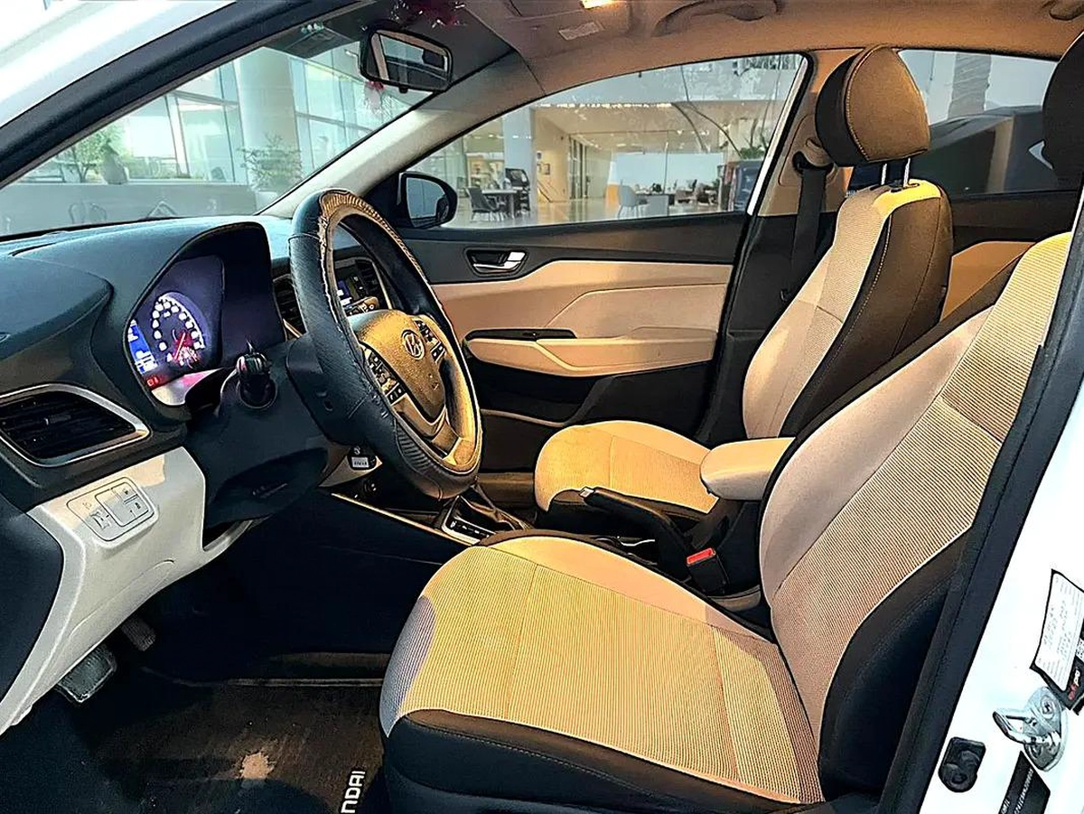 2021 Hyundai Accent GL - GCC Specs - Excellent Condition-8-8