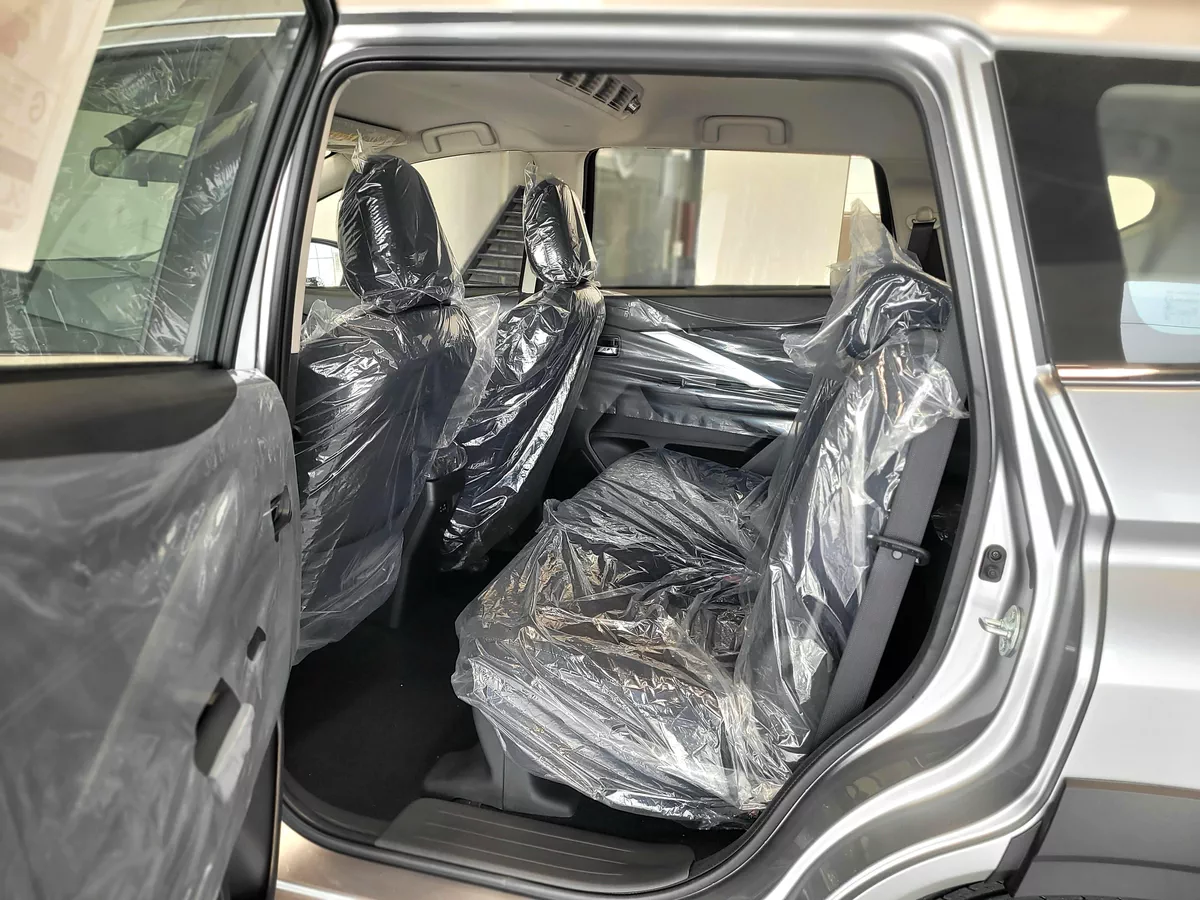2025 Mitsubishi Xpander Cross PREMIUM-5-5