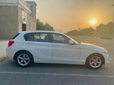 2019 bmw 120i sport line || 4 cylinder turbocharged || accident free  ||Full services at bmw agency-8