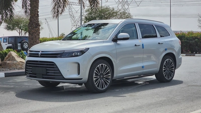 AITO M7 (Silver)-3
