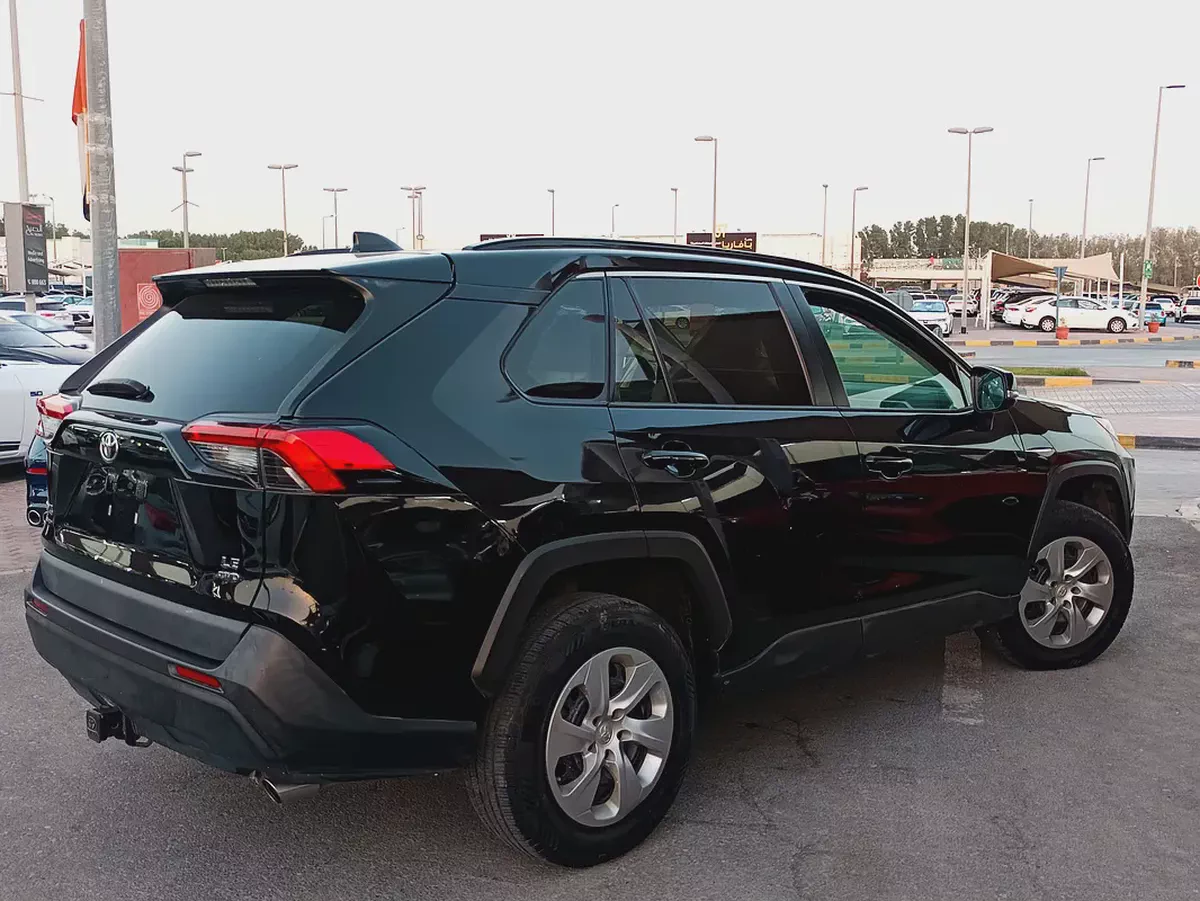 Toyota RAV4 LE 2020 | American Specs | Well Maintained SUV-4-4