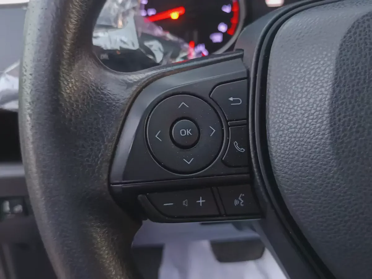 Toyota RAV4 LE 2020 | American Specs | Well Maintained SUV-8-8