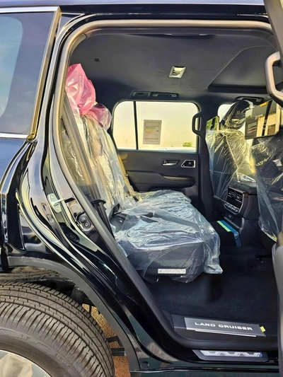 Toyota Land Cruiser VX HYBRID / 3.5L V6 PETROL /RADAR/BIG DVD/JBL SPKRS/COOL BOX-6