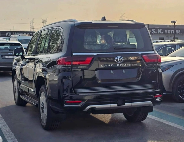 Toyota Land Cruiser VX HYBRID / 3.5L V6 PETROL /RADAR/BIG DVD/JBL SPKRS/COOL BOX