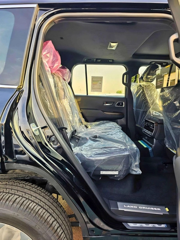 Toyota Land Cruiser VX HYBRID / 3.5L V6 PETROL /RADAR/BIG DVD/JBL SPKRS/COOL BOX