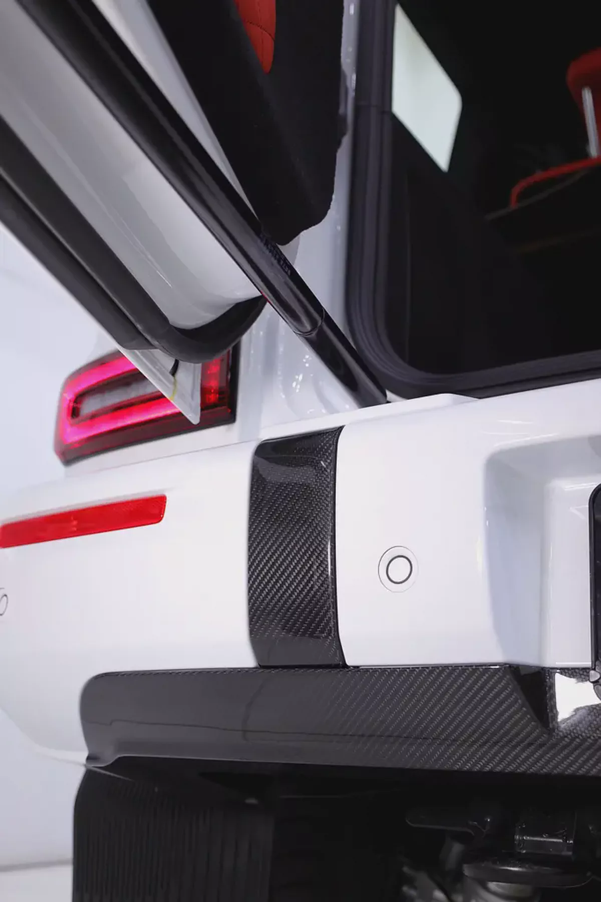G63 GCC MANUFAKTUR EDITION + DOUBLE NIGHT PACKAGE CARBON INT+ 5 YEARS WARRANTY + FREE NANO COATING-14-14
