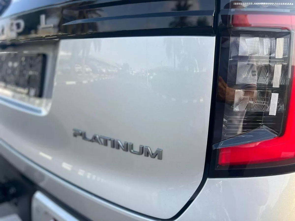 Nissan Patrol LE PLATINUM CITY (EXPORT PRICE)-6-0