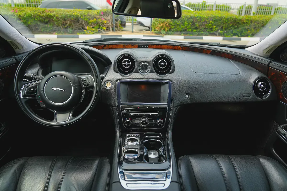 JAGUAR XJL LUXURY 2013!! GCC SPECS-6-6