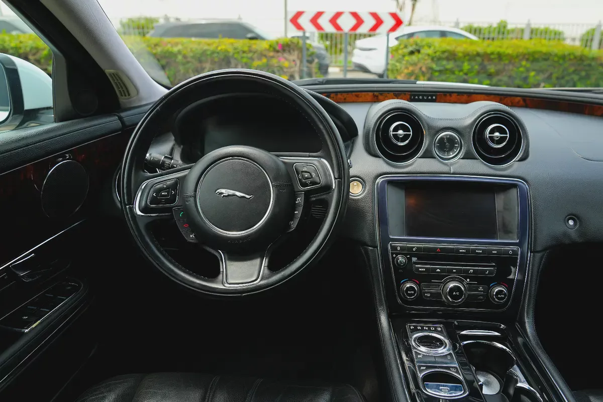 JAGUAR XJL LUXURY 2013!! GCC SPECS-7-7