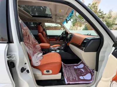 Mitsubishi Pajero  3.5L Petrol | RockFord System | Sunroof-16