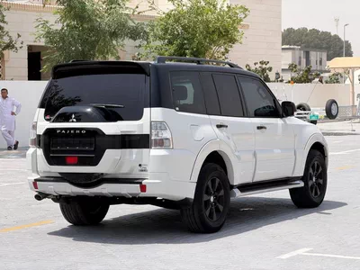 Mitsubishi Pajero  3.5L Petrol | RockFord System | Sunroof-3