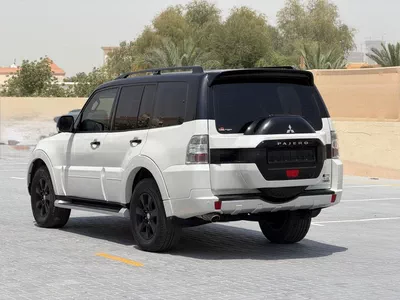 Mitsubishi Pajero  3.5L Petrol | RockFord System | Sunroof-5