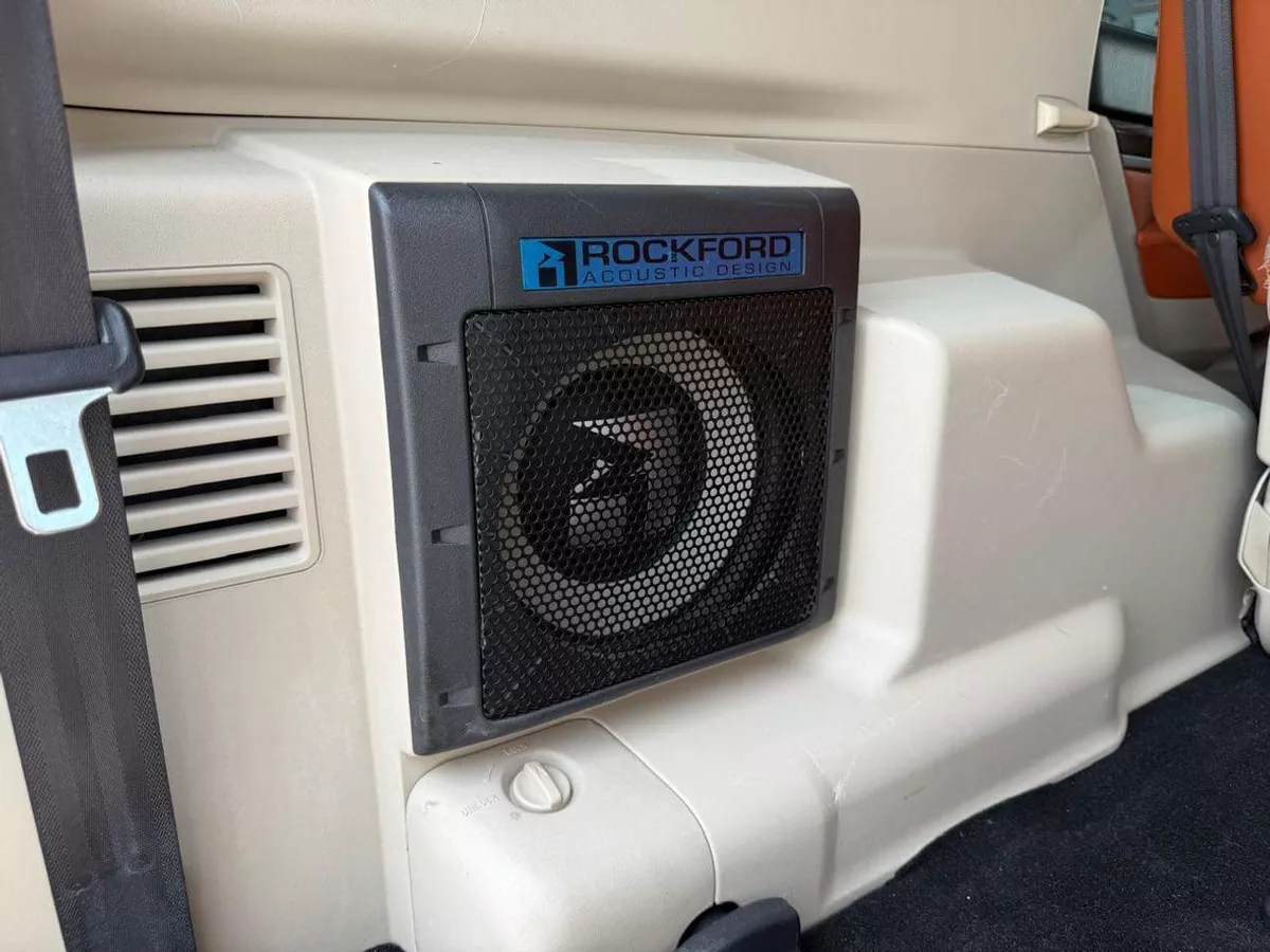 Mitsubishi Pajero  3.5L Petrol | RockFord System | Sunroof-6-0