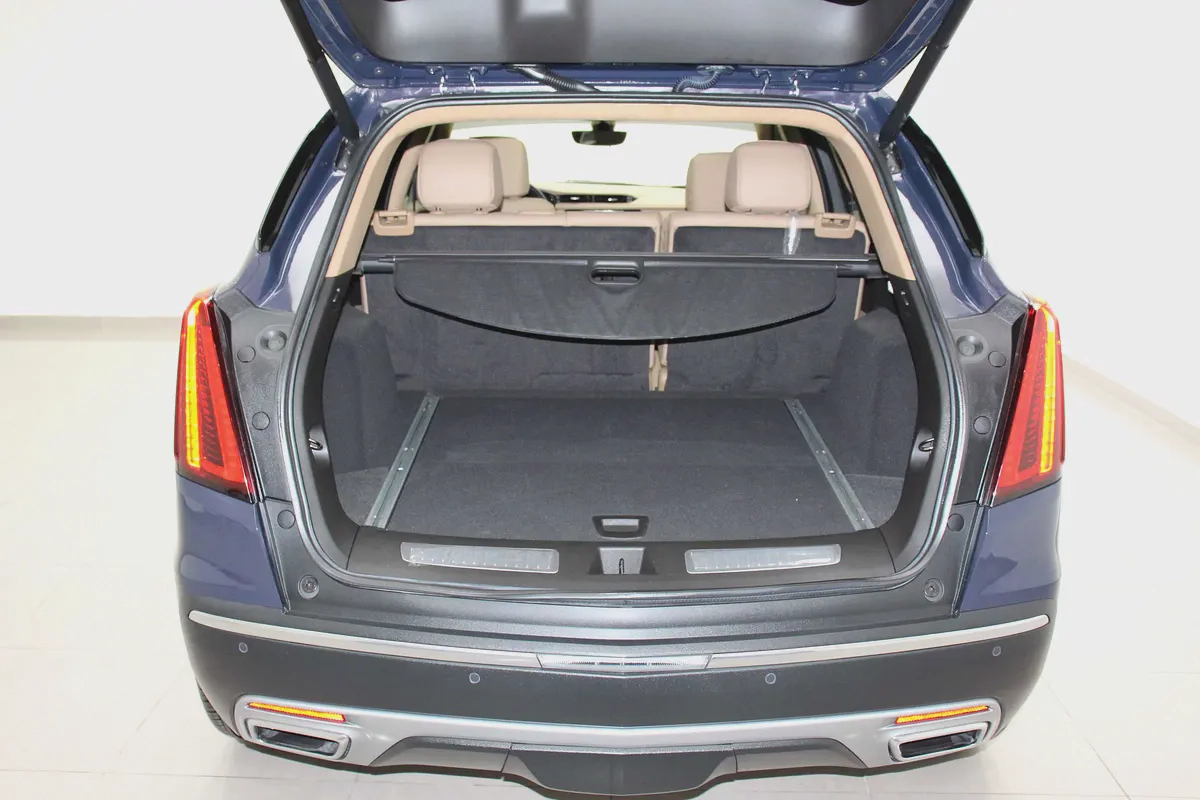 2024 Cadillac XT5 Platinum AWD - GCC Specs-4-4