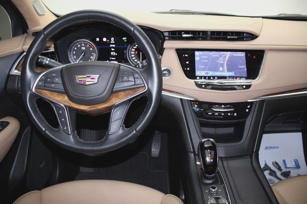 2024 Cadillac XT5 Platinum AWD - GCC Specs