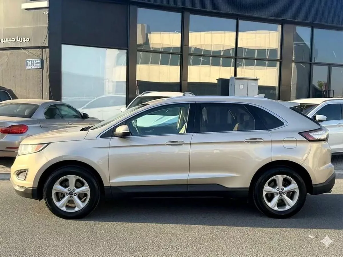 Ford Edge SE-1-0