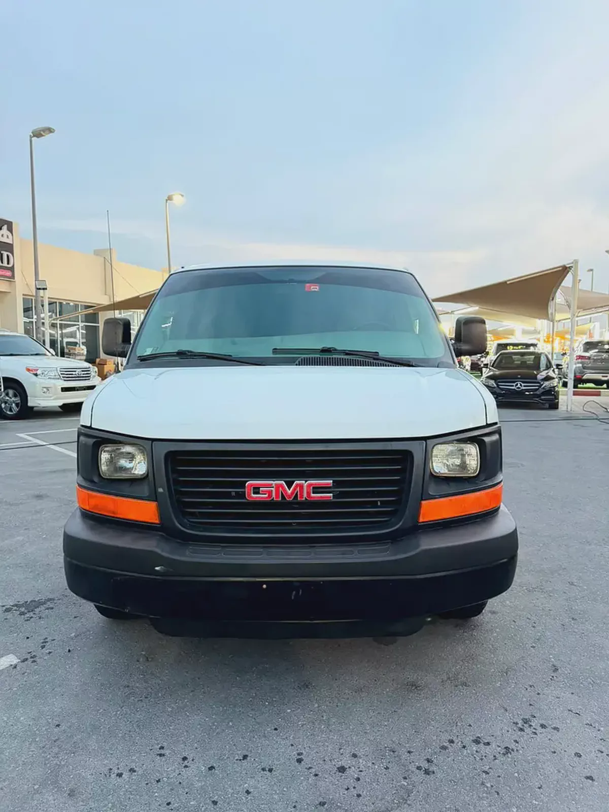 2015 GMC Savana Passenger Van GCC Specs